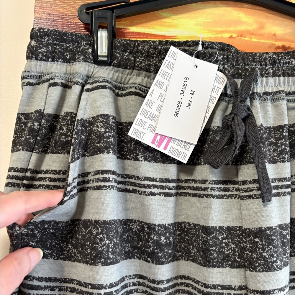Lularoe gray striped Jax jogger pants M medium nwt - Picture 3 of 10